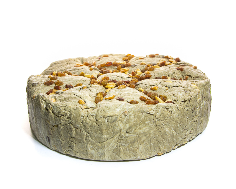 Halva aus Sonnenblumenkernen mit Erdnüssen und Rosinen