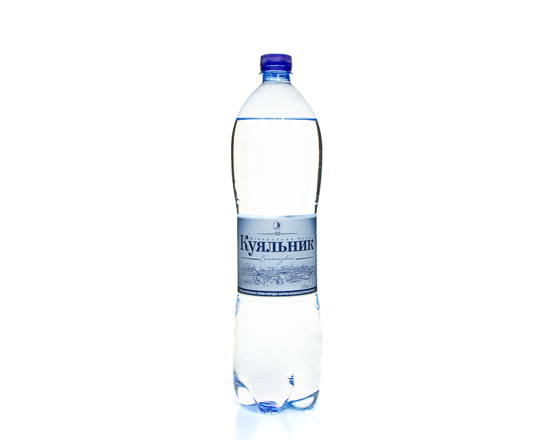 Natürliches, medizinisches  Mineralwasser 