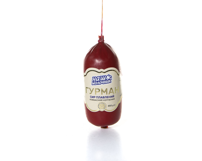 Smoked sausage processed cheeses