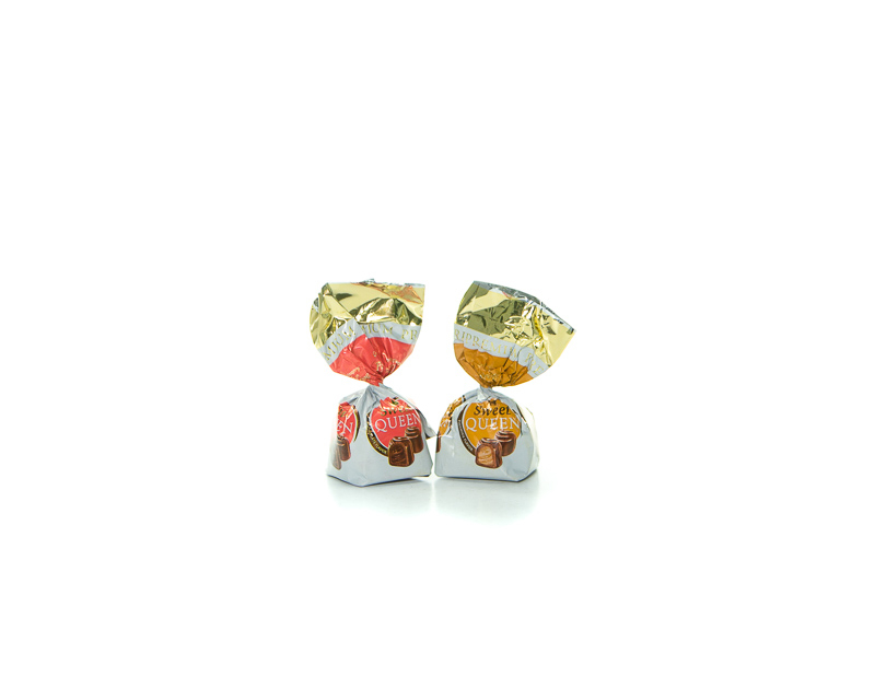 Sweets “Sweet Queen” with tiramisu aroma filling